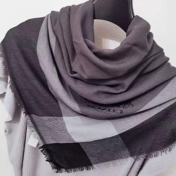 new Coach oversized square scarf - Picture 1 of 4